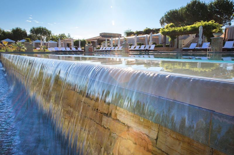 Piscine à débordement - Terre Blanche